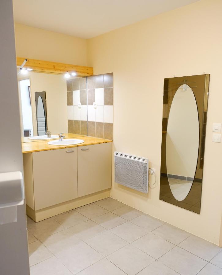 Appartement Spacieux Avec Terrasse Saint-André-dʼEmbrun Eksteriør billede
