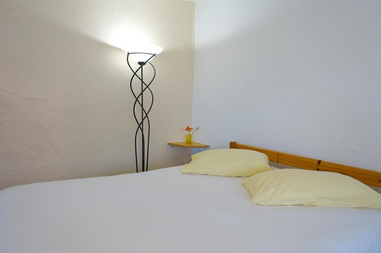Appartement Spacieux Avec Terrasse Saint-André-dʼEmbrun Eksteriør billede